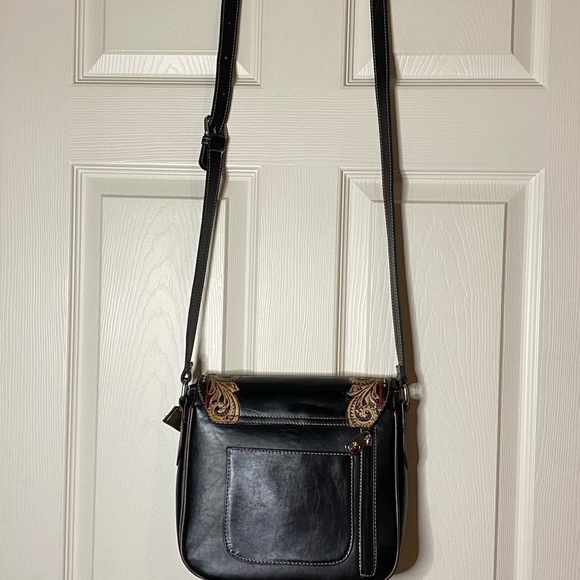 P & G Collection Concealed Carry Western Style Crossbody Purse - Picture 4 of 15
